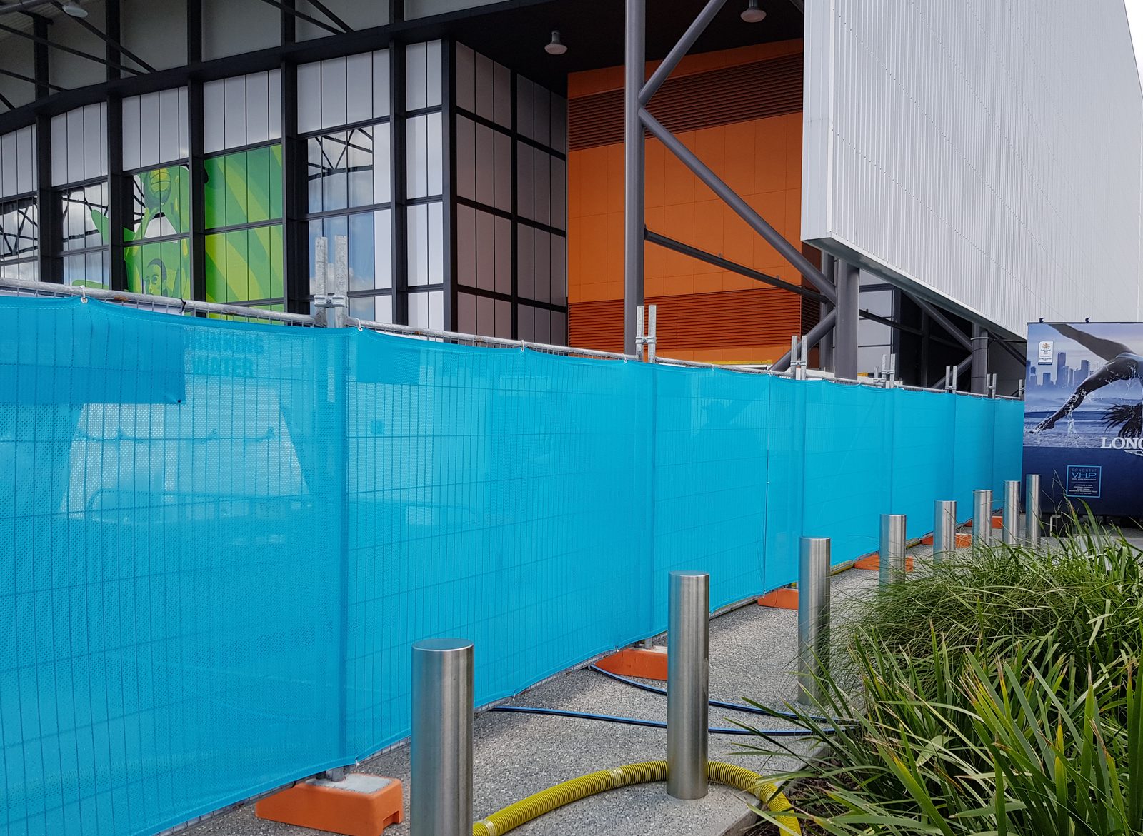 Temporary mesh fencing forming an event perimeter - photo 2