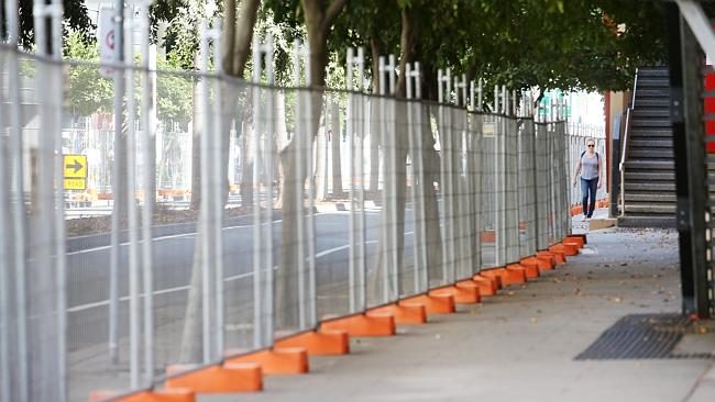 Temporary mesh fencing forming an event perimeter - photo 3